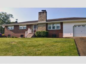 2516 Sanford Dr, Kingsport, TN 37664-3357