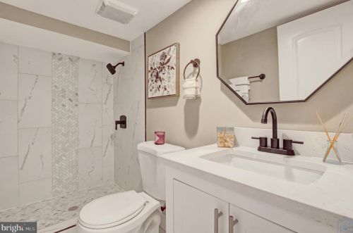 2013 Naylor Rd, Washington DC  20020-6807 exterior