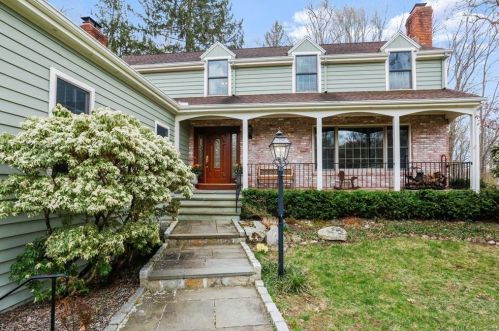 111 Little Brook Rd, New Canaan CT  06840-4917 exterior