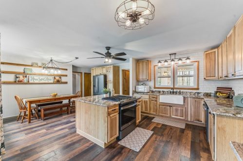 433 Maitland Ln, New Castle, PA 16105-1417