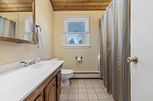 1 Meeting House Rd, Lincoln RI  02865-3806 exterior