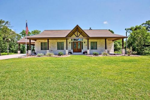107 Coleman Dr, Angleton TX  77515-9454 exterior