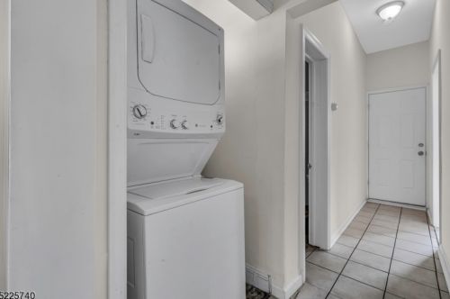 287 Sanford St, East Orange NJ  07018-1018 exterior