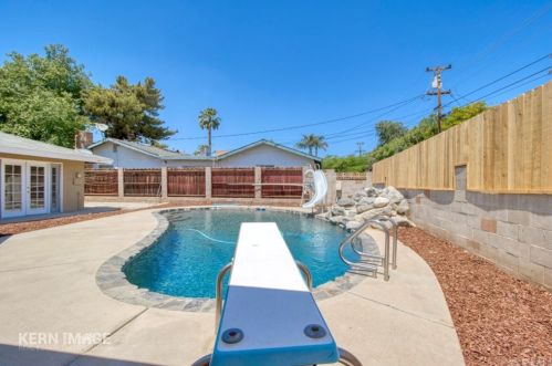 3629 Redlands Dr, Bakersfield, CA 93306-2123
