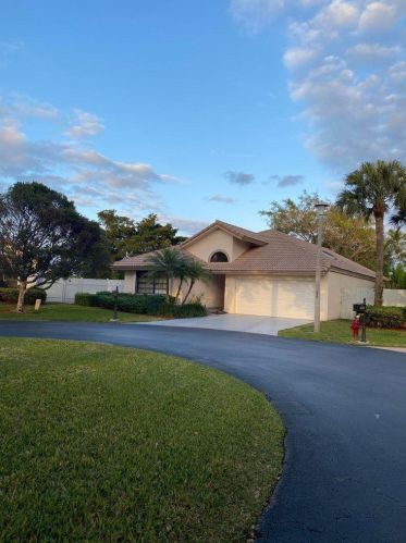 223 Disc Dr, Boynton Beach, FL 33436-1843