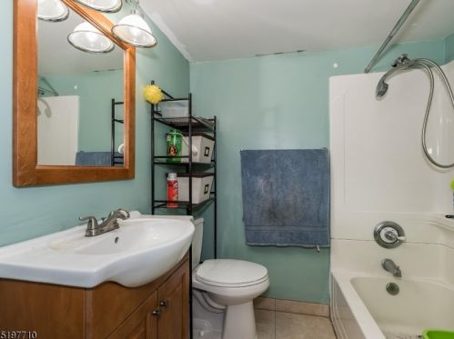 34 Deckertown Tpke, Wantage NJ  07461-2919 exterior