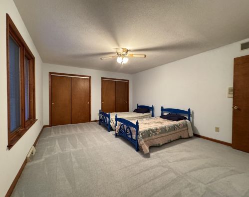 1 Cedar Pt, Newport KY  41076-1743 exterior