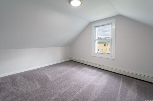 212 5 St, North Lindenhurst NY 11757-4628 exterior