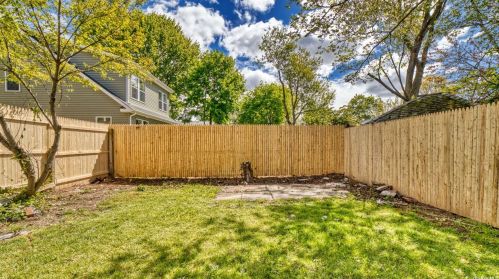 26 Elm St, Central Islip NY  11722-4145 exterior