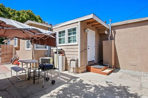 10332 Hunt Ave, South Gate CA  90280-6804 exterior