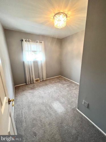 337 Hanby Cir, Boothwyn PA  19061-2319 exterior