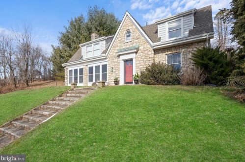 727 Baltimore Pike, Kennett Sq PA  19348-2405 exterior