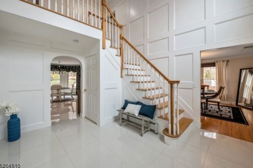 19 Marisa Ct, West Milford NJ  07480-3000 exterior