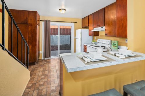 6492 Bell Blf Ave, San Diego CA 92119-1046 exterior