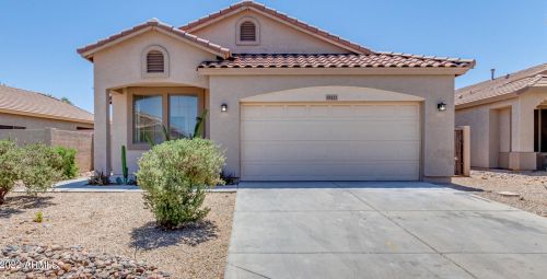45121 Gavilan Dr, Maricopa, AZ 85139-6728