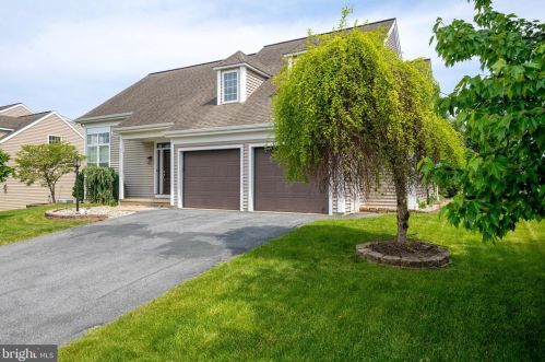 52 Reagan Dr, Ephrata, PA 17522-1237