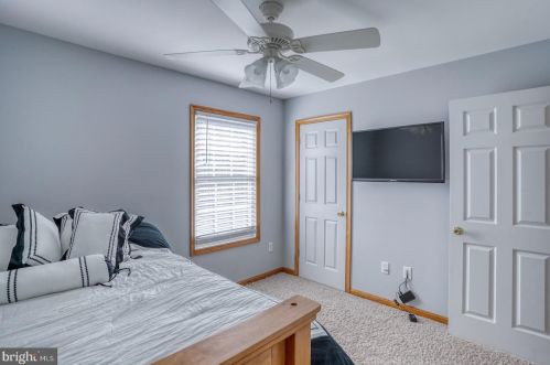 411 Mannering Dr, Dover DE  19901-5409 exterior