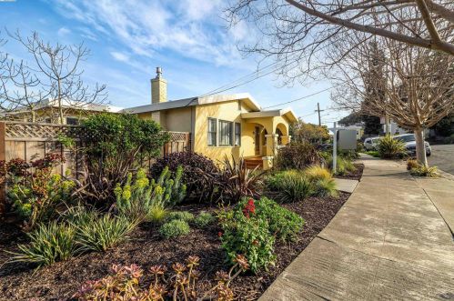 2800 Kingsland Ave, Oakland CA  94619-3325 exterior