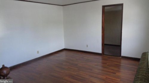 9 Washington St, Lees Cross Roads, PA 17257-1420