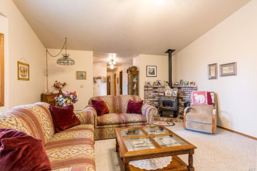 27421 Ridge Rd, Willits CA  95490-8985 exterior