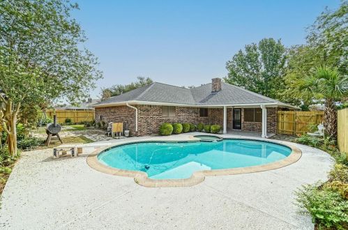 2718 Tyler Ln, Deer Park, TX 77536-4832