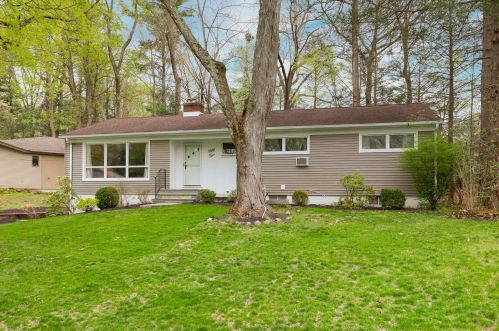 52 Timberline Dr, Poughkeepsie NY  12603-5546 exterior