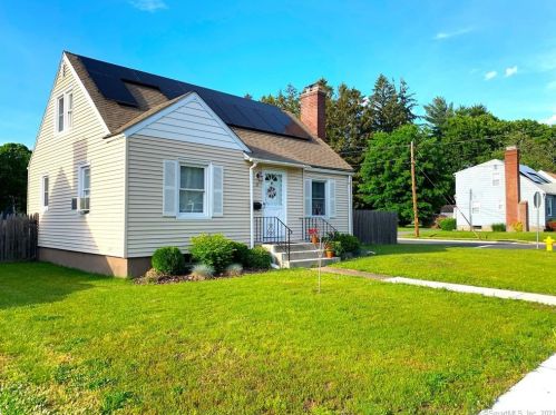21 Byron Rd, Manchester, CT 06040-4314