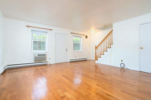 27 Maple Tree Ave, Stamford, CT 06906-2206