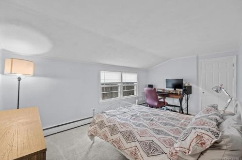 388 Cedar Hill Rd, Fishkill NY  12524-2439 exterior