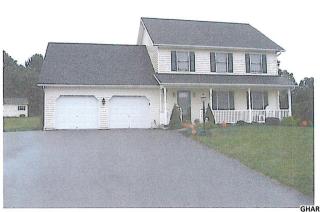 475 Pleasant View Rd, Hummelstown PA  17036-8031 exterior
