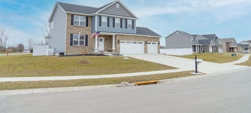 253 Auburn Meadows Ct, Franklin, OH 45005-7305