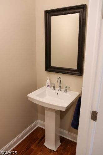 25 Ridge Rd, West Paterson NJ  07424-2416 exterior