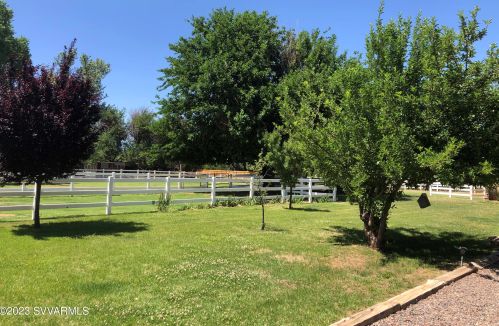250 Farm Circle Rd, Cornville, AZ 86325-5736