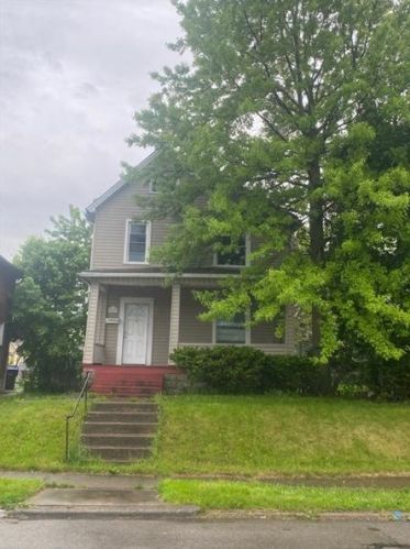 589 Spruce Ave, Hermitage PA  16146-4013 exterior