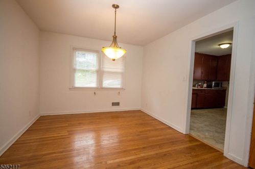 41 Main St, Wantage NJ  07461-2306 exterior