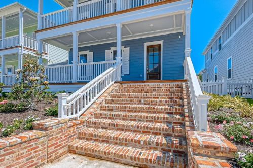11 Caravelle Ct, Galveston, TX 77554-2917