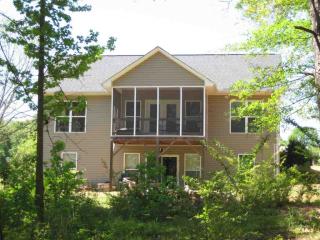 102 Windy Pt, Townville, SC 29689-3941