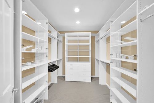 304 Goldenwest St, Huntington Beach CA 92648-2600 exterior