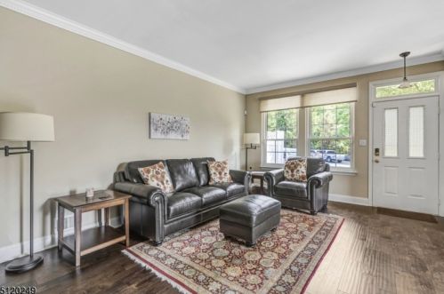 57 High Pond Ln, Bedminster, NJ 07921-2018