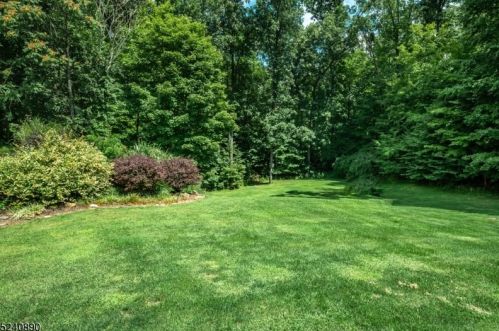 22 Fieldview Dr, Sparta NJ  07871-2744 exterior
