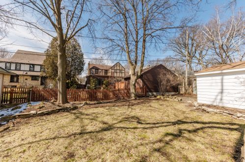 1919 Church St, Milwaukee WI 53213-2129 exterior