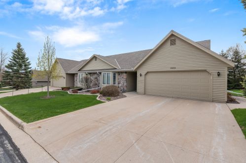1300 Hidden Fields Dr, West Bend, WI 53095-4569