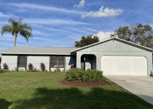 237 Whitmore Dr, Fort Pierce, FL 34984-3704
