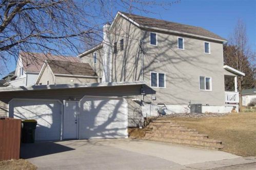 9 7th St, Ludlow, IA 52172-1535