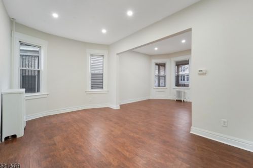 95 Shephard Ave, Newark NJ  07112-2023 exterior