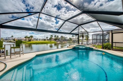 941 6th Ave, Cape Coral, FL 33991-2432