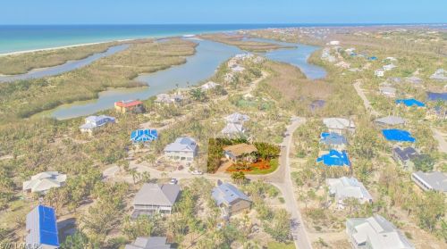 1813 Long Pt Ln, Sanibel FL 33957-2423 exterior