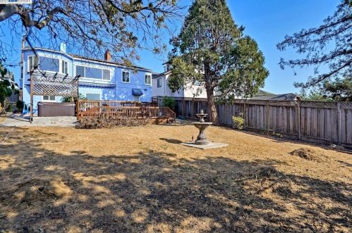 5109 Fairfax Ave, Oakland CA 94601-5410 exterior