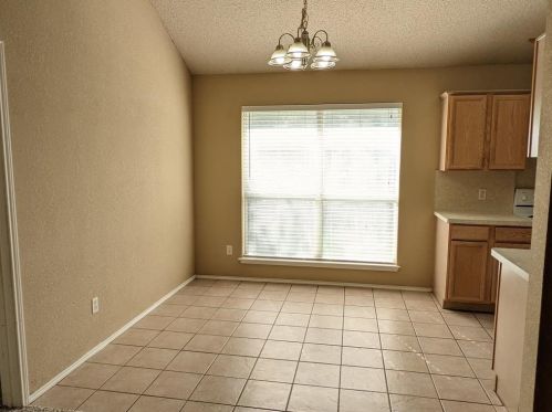 617 Walnut Creek Dr, Midlothian, TX 76063-3207