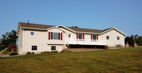 60 Logan St, Ludlow, IA 52172-7652